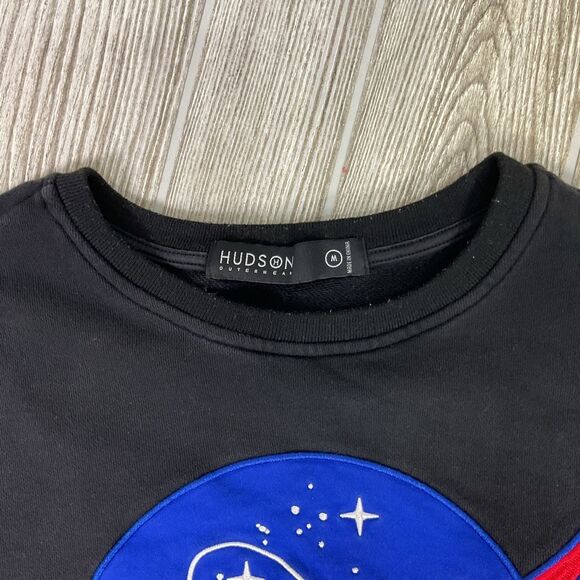 Hudson Black NASA Crewneck Sweatshirt Mens Medium NASA "Meatball" Logo Red and W - Picture 6 of 8